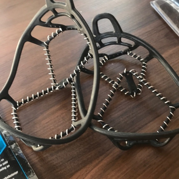 WinterTrax OSFM traction shoe covers-Brand New - Picture 2 of 4